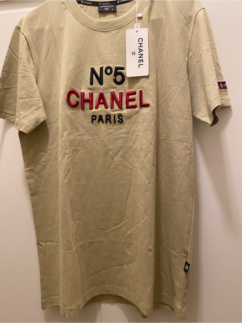 CHANEL No.5 Embroidered Logo Tee - Olive Green with Red & Black Accents - Picture 3 of 8